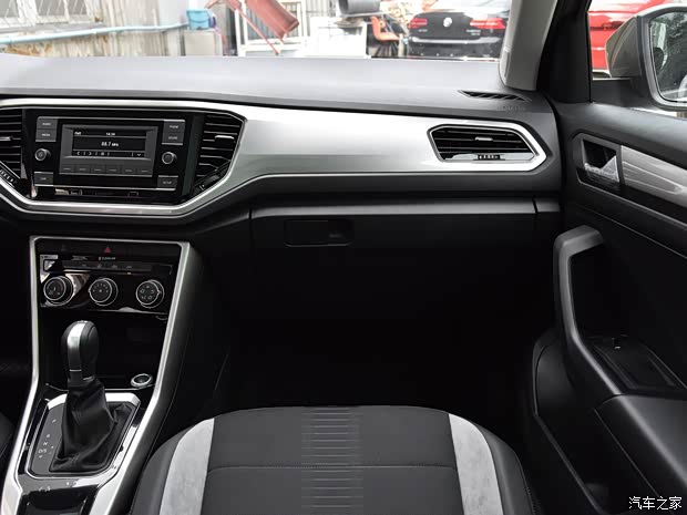 一汽-大众 T-ROC探歌 2018款 230TSI DSG两驱进取型