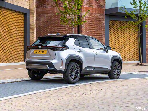 丰田(进口) YARiS Cross 2021款 Hybrid Dynamic 英国版