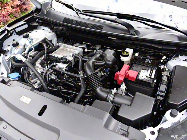 广汽三菱 欧蓝德 2023款 1.5T CVT四驱尊耀版 7座 广汽三菱 欧蓝德 2023款 1.5T CVT四驱尊耀版 7座