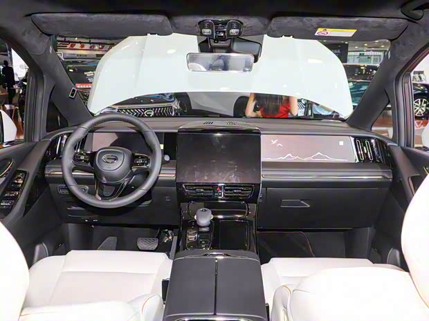 廣汽乘用車 傳祺M8新能源 2024款 2.0TM 插電混動(dòng)基本型