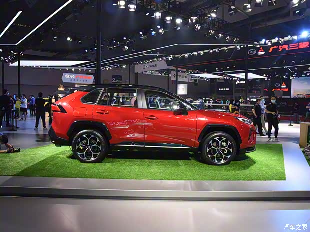 广汽丰田 威兰达新能源 2021款 2.5L 四驱高性能版 广汽丰田 威兰达新能源 2021款 2.5L 四驱高性能版