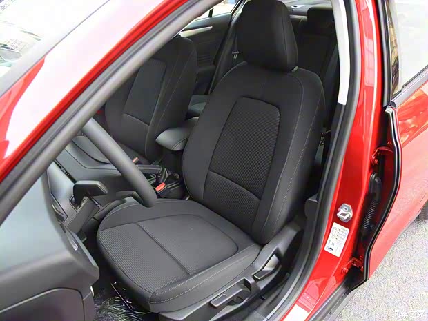 長(zhǎng)安福特 福克斯 2019款 三廂 1.5L 手動(dòng)鋒躍型