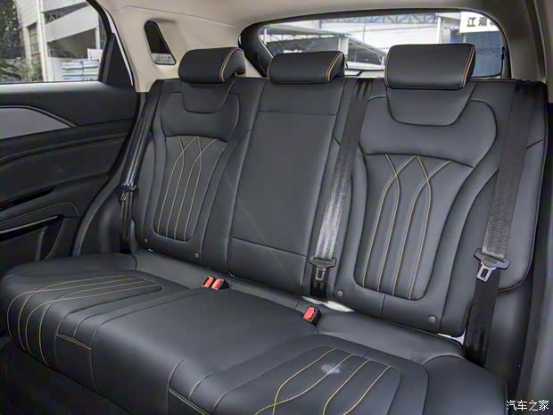 一汽奔騰 奔騰T77 2022款 基本型