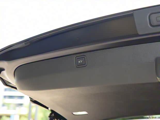 上汽通用別克 昂科旗 2022款 652T 四驅(qū)尊享旗艦型 6座