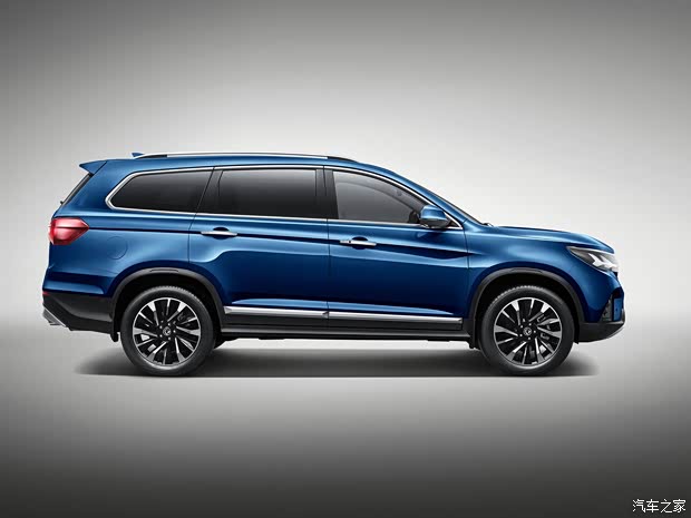 东风风行 风行T5L 2019款 基本型 东风风行 风行T5L 2019款 基本型