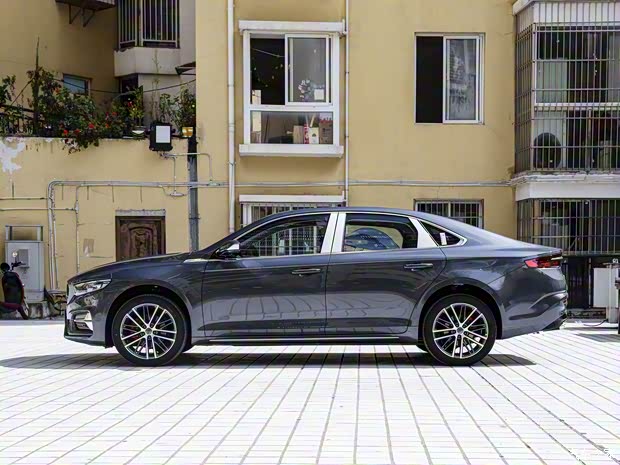 吉利汽车 星瑞 2023款 2.0TD 尊贵型 吉利汽车 星瑞 2023款 2.0TD 尊贵型