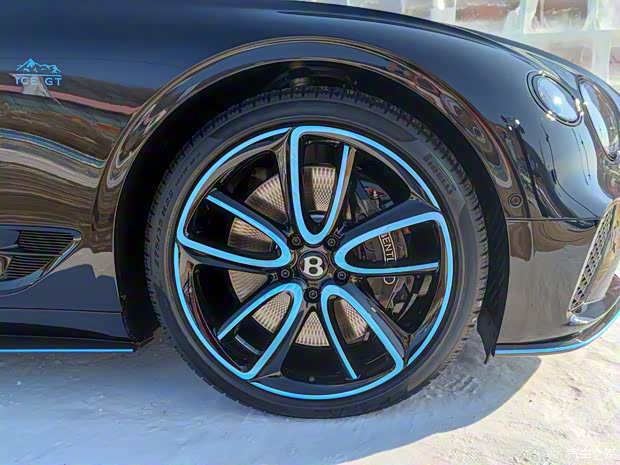 宾利 欧陆 2022款 V8 Ice GT