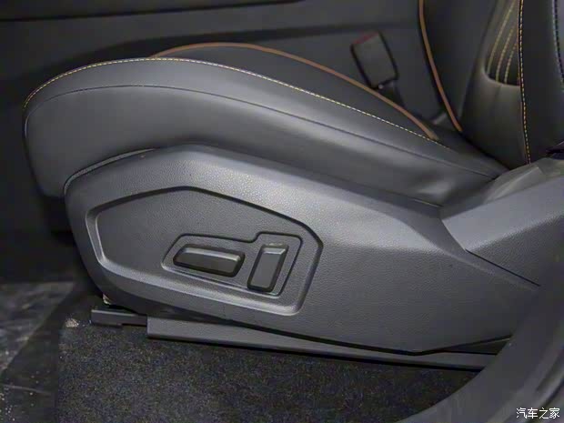 一汽奔騰 奔騰T77 2022款 基本型