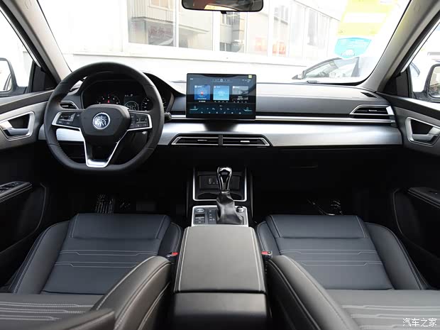 比亚迪 秦 2019款 1.5L 自动尊贵型 比亚迪 秦 2019款 1.5L 自动尊贵型