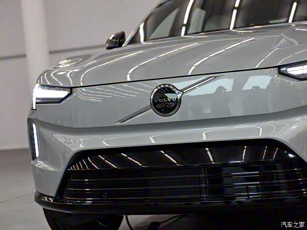 沃爾沃(進(jìn)口) 沃爾沃EX90 2023款 基本型