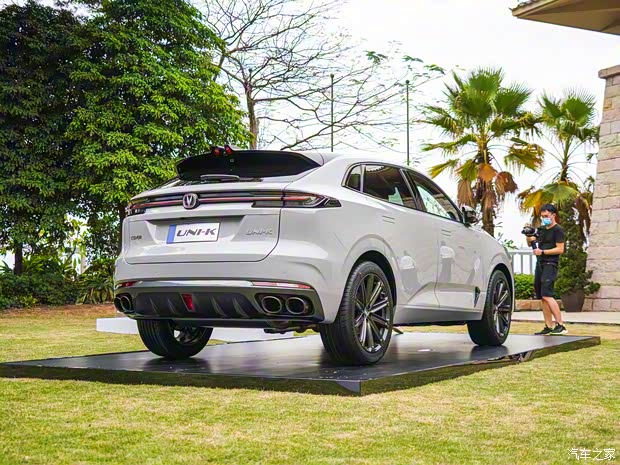 長(zhǎng)安汽車 長(zhǎng)安UNI-K 2021款 UNI量產(chǎn)版