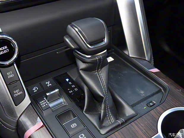 丰田(进口) 兰德酷路泽(进口) 2022款 3.4T 中东版 丰田(进口) 兰德酷路泽(进口) 2022款 3.4T 中东版