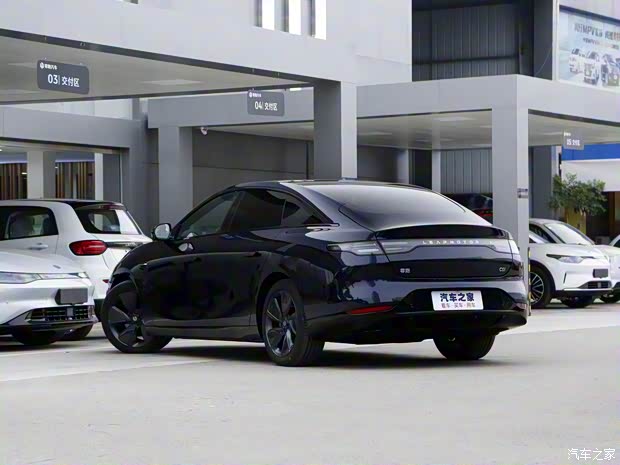 零跑汽車 零跑C01 2022款 后驅(qū)長續(xù)航版