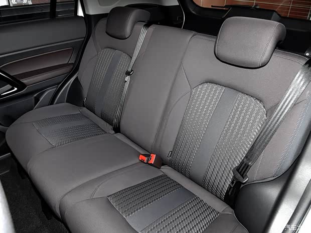 廣汽乘用車(chē) 傳祺GS4 2018款 200T 手動(dòng)兩驅(qū)舒適版