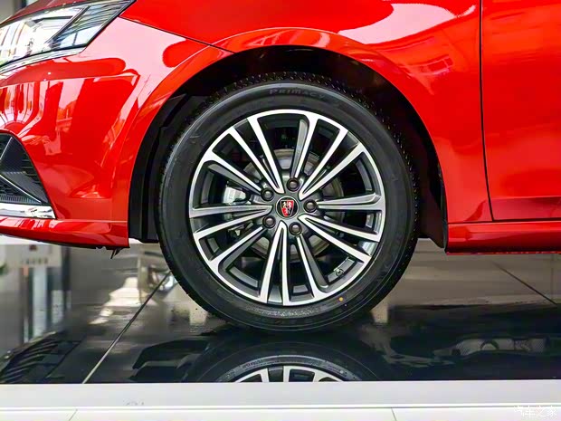 上汽集團(tuán) 榮威i6 2019款 PLUS 1.6L CVT 4G互聯(lián)榮耀旗艦版