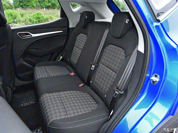 上汽集團(tuán) 名爵ZS 2018款 1.5L 手動(dòng)65寸巨幕天窗版