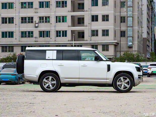 路虎(進(jìn)口) 路虎衛(wèi)士 2023款 130 3.0T P400 HSE