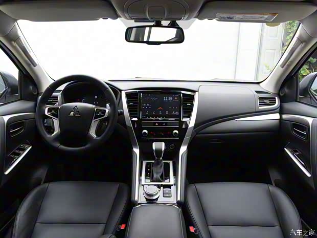 三菱(进口) 帕杰罗·劲畅(进口) 2020款 3.0L 尊贵版