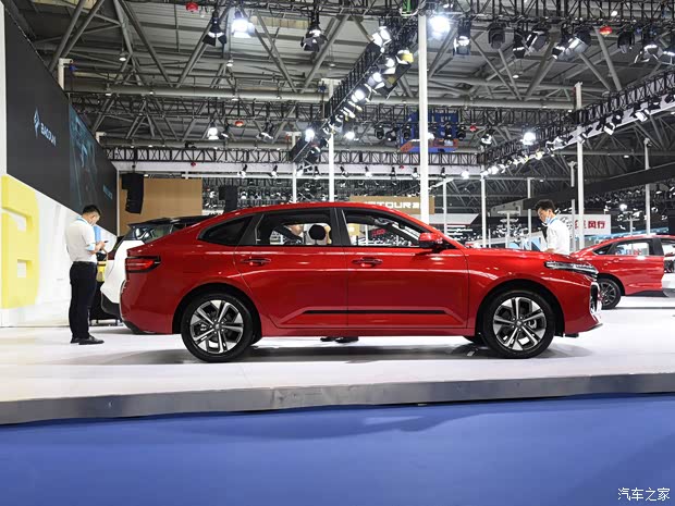 上汽通用五菱 新宝骏RC-5 2020款 基本型