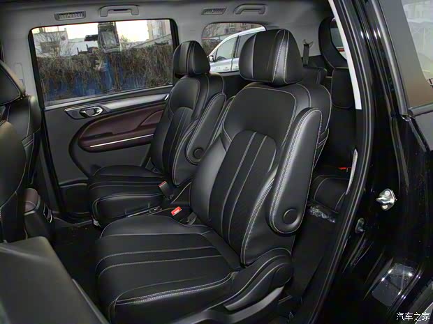 广汽乘用车 传祺M6 2021款 PRO 270T 自动尊享版