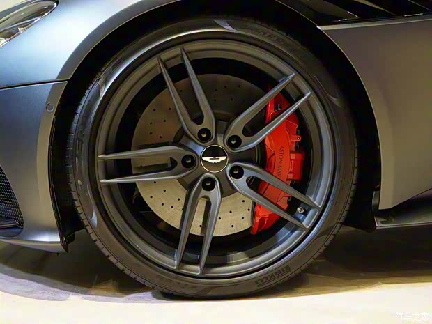 阿斯顿·马丁 阿斯顿·马丁DBS 2019款 DBS Superleggera