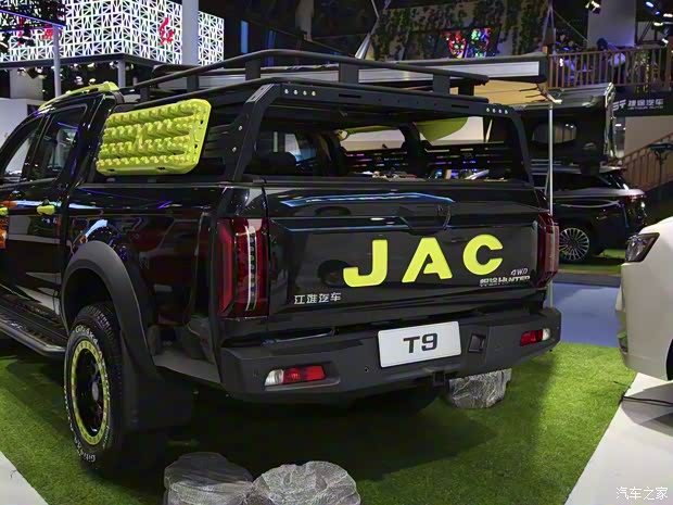 江淮汽车 悍途 2022款 2.0T绿魔版手动柴油四驱旗舰型标双HFC4DB2-2E