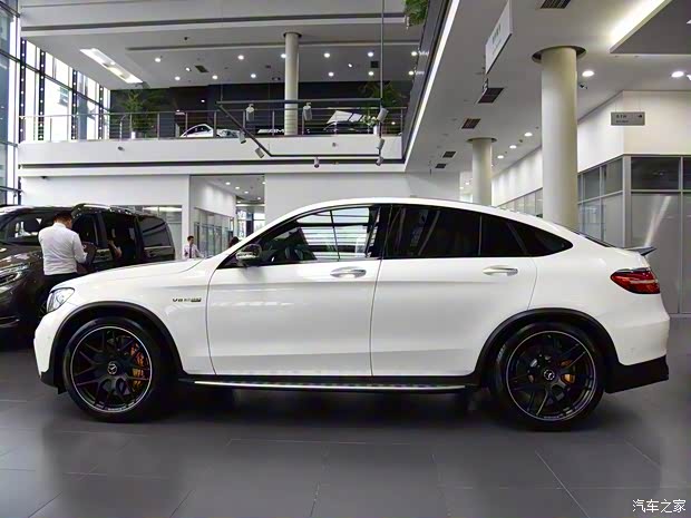 梅赛德斯-AMG 奔驰GLC AMG 2018款 AMG GLC 63 4MATIC+ 轿跑SUV 梅赛德斯-AMG 奔驰GLC AMG 2018款 AMG GLC 63 4MATIC+ 轿跑SUV