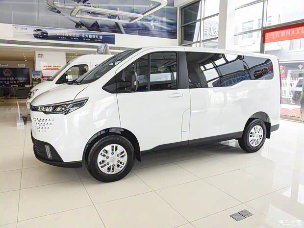 上汽大通 上汽大通MAXUS 新途V70 2023款 2.0T柴油手動精英版5/6座 93kW