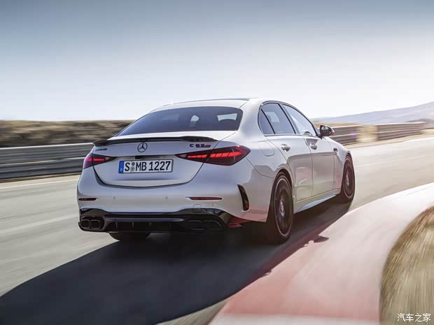 梅賽德斯-AMG 奔馳C級(jí)AMG新能源 2023款 AMG C 63 S 4MATIC