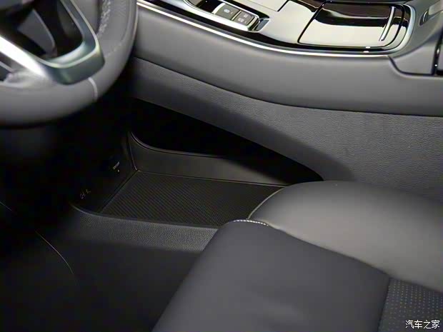 广汽乘用车 传祺M8 2022款 350T 高配版