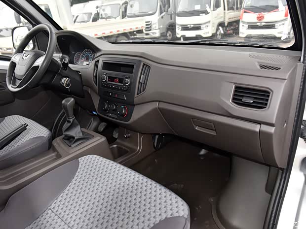 上汽通用五菱 五菱榮光新卡 2021款 1.5L汽車下鄉(xiāng)版LV0加長單排L3C