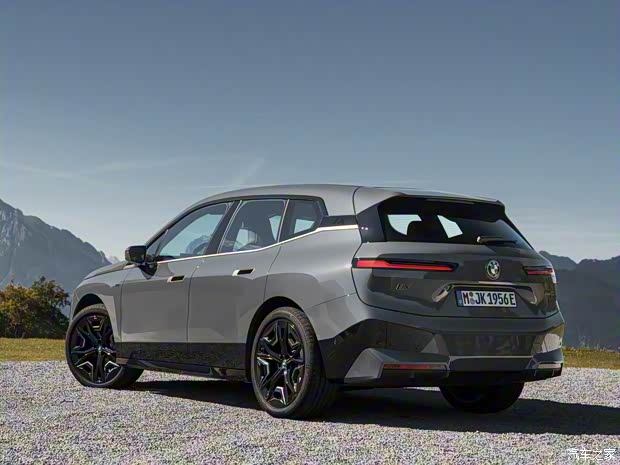 宝马(进口) 宝马iX 2022款 M60 欧洲版 宝马(进口) 宝马iX 2022款 M60 欧洲版