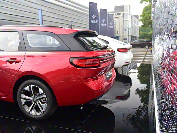 上汽通用五菱 新宝骏RC-5 2020款 RC-5w 基本型 上汽通用五菱 新宝骏RC-5 2020款 RC-5w 基本型