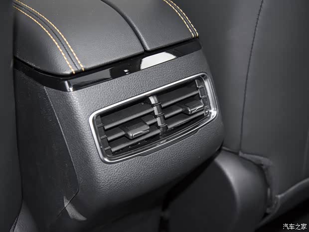 一汽奔騰 奔騰T77 2022款 基本型