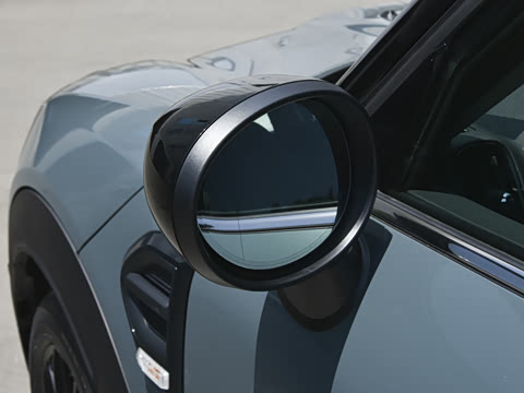 2023款 1.5T COOPER 鉴赏家 2023款 1.5T COOPER 鉴赏家