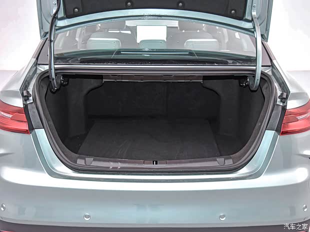 几何汽车 几何G6 2022款 620 旗舰型