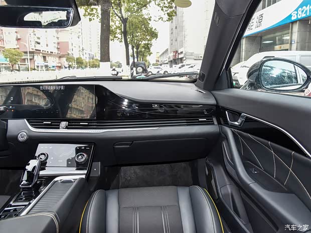 一汽奔腾 奔腾B70S 2022款 30TD 高配版