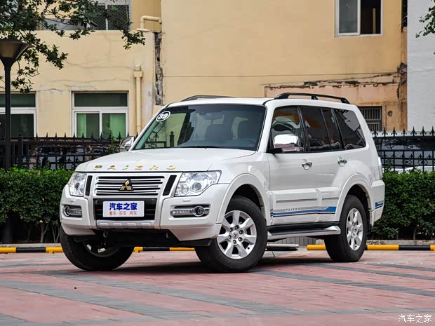 三菱(進(jìn)口) 帕杰羅(進(jìn)口) 2019款 3.0L 自動(dòng)尊貴版