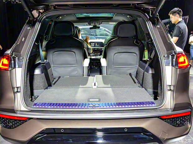 上汽奧迪 奧迪Q6 2022款 50 TFSI 基本型