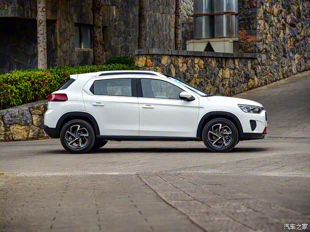 东风雪铁龙 雪铁龙C3-XR 2019款 190THP 自动基本型 东风雪铁龙 雪铁龙C3-XR 2019款 190THP 自动基本型