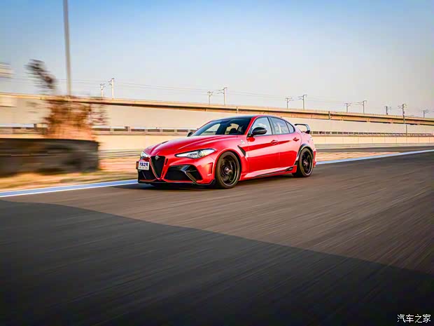 阿尔法·罗密欧 Giulia 2021款 GTAm