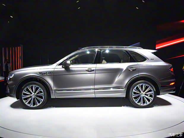 賓利 添越 2021款  4.0T V8