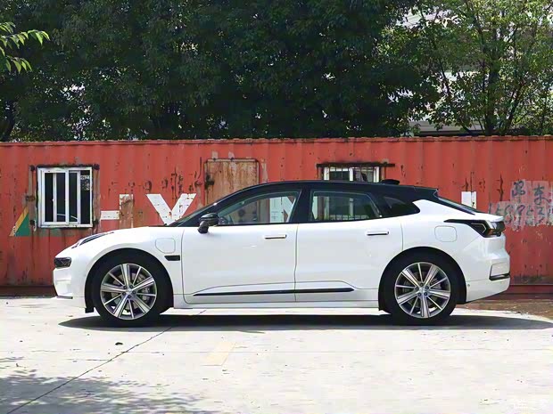 极氪 ZEEKR 001 2021款 长续航双电机 WE版 极氪 ZEEKR 001 2021款 长续航双电机 WE版