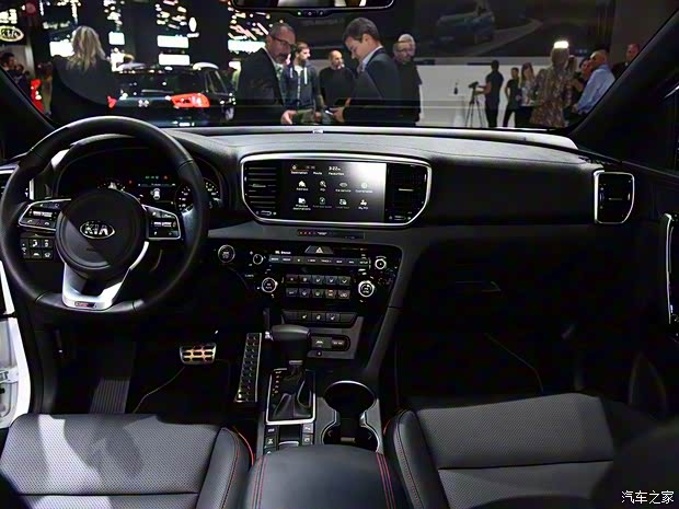 起亚(进口) SPORTAGE 2019款 基本型