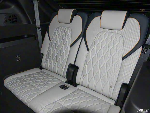 比亚迪 唐新能源 2022款 DM-p 215KM 四驱旗舰型