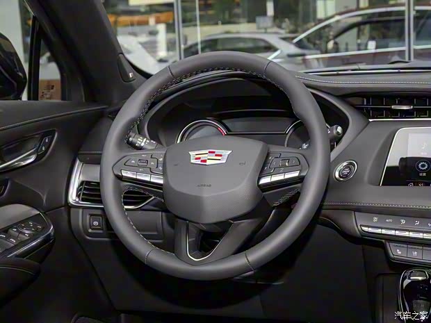 上汽通用凱迪拉克 凱迪拉克XT4 2023款 28T 兩驅(qū)尊貴型