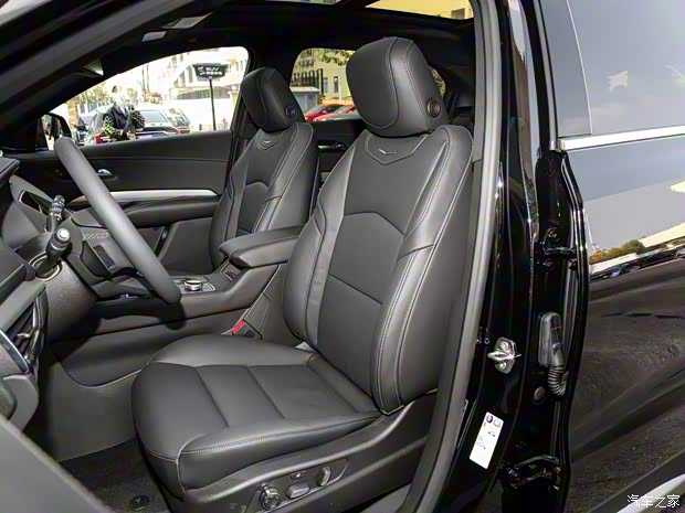 上汽通用凱迪拉克 凱迪拉克XT4 2023款 28T 兩驅(qū)尊貴型