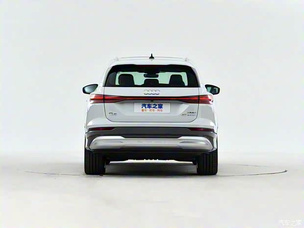 上汽奥迪 奥迪Q5 e-tron 2022款 40 e-tron 星耀型 锦衣套装 上汽奥迪 奥迪Q5 e-tron 2022款 40 e-tron 星耀型 锦衣套装