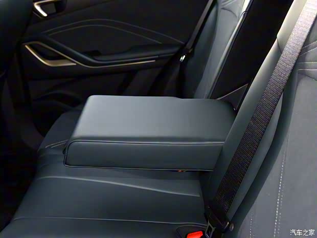 一汽奔騰 奔騰T55 2021款 基本型