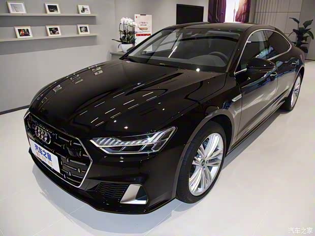 上汽奥迪 奥迪A7L 2022款 45 TFSI quattro S-line 白法师版